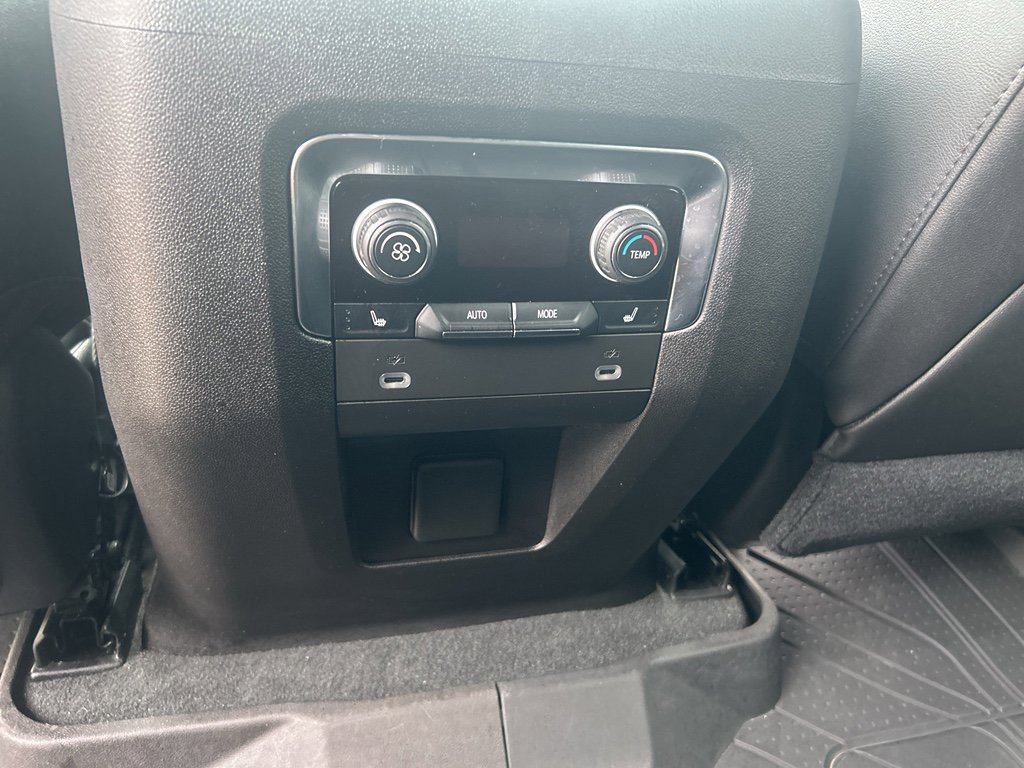 Used 2021 Chevrolet Tahoe Z71 w/ Z71 Signature Package image 27