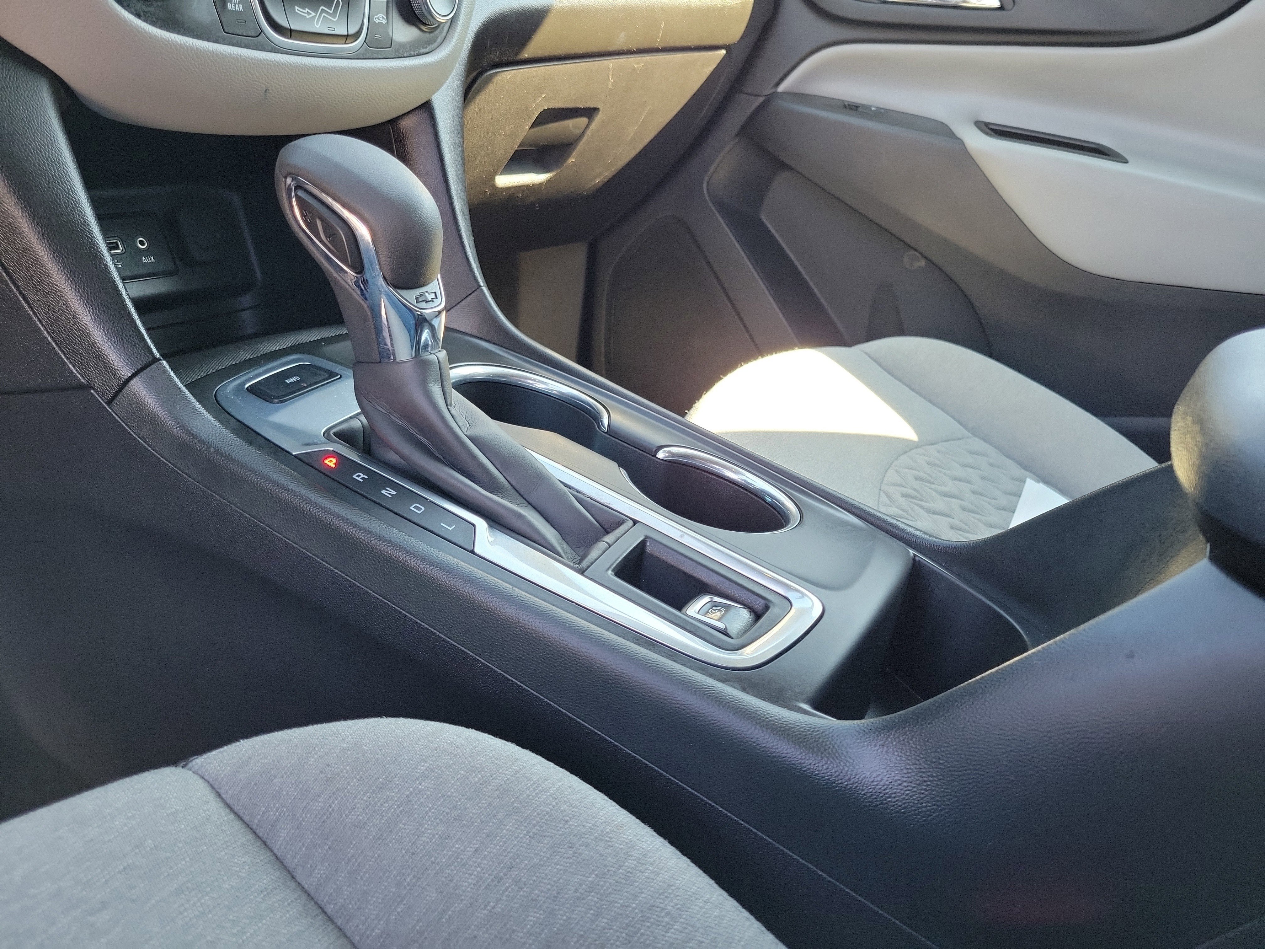 Used 2022 Chevrolet Equinox LS w/ LS Convenience Package image 29