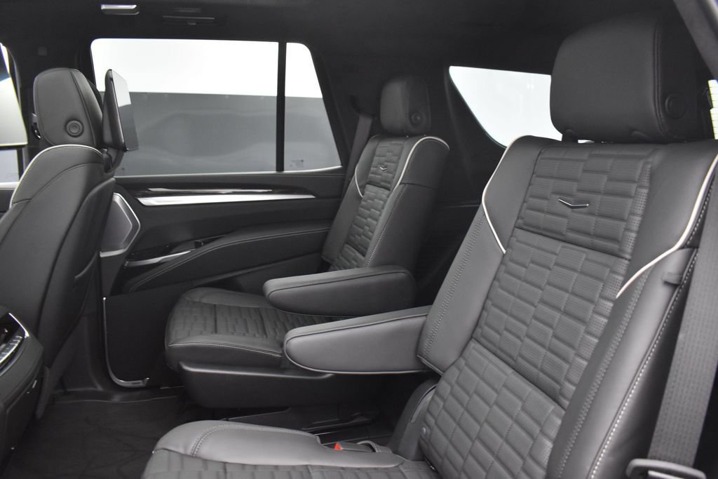 Certified 2026 Cadillac Escalade Platinum Sport w/ LPO, ONYX Package AWD/4WD image 29