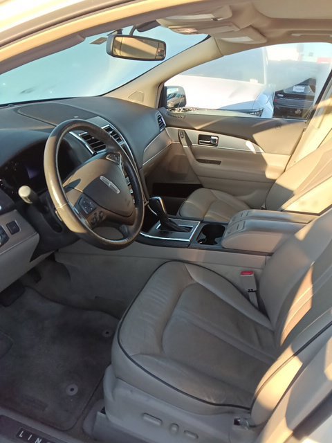 Used 2013 Lincoln MKX FWD image 6