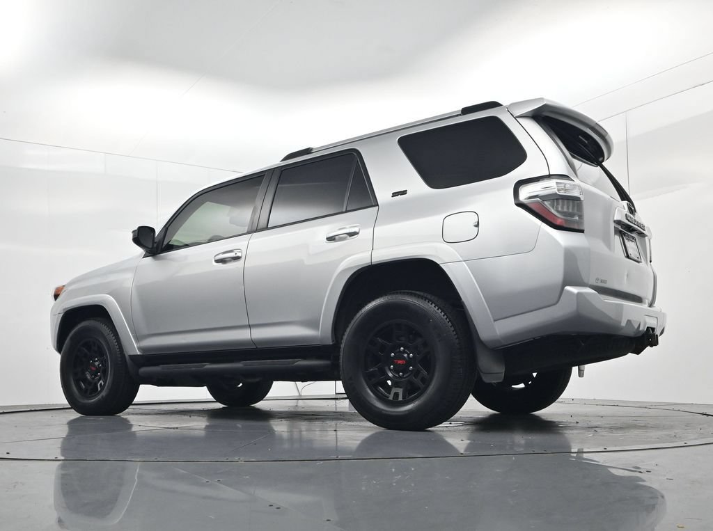 Used 2023 Toyota 4Runner SR5 AWD/4WD image 45