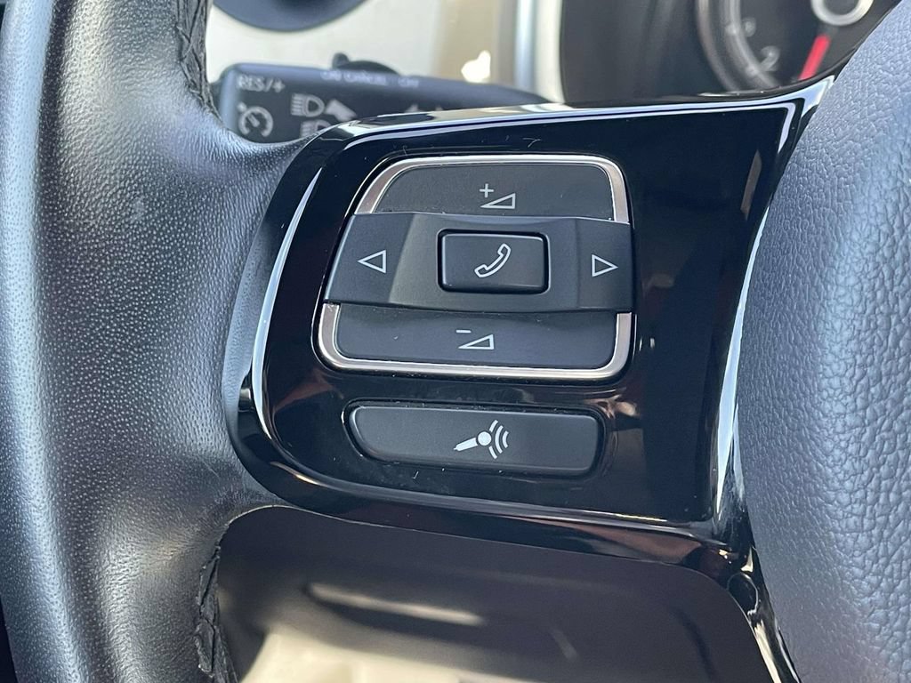 Used 2019 Volkswagen Beetle 2.0T Final Edition SEL FWD image 23