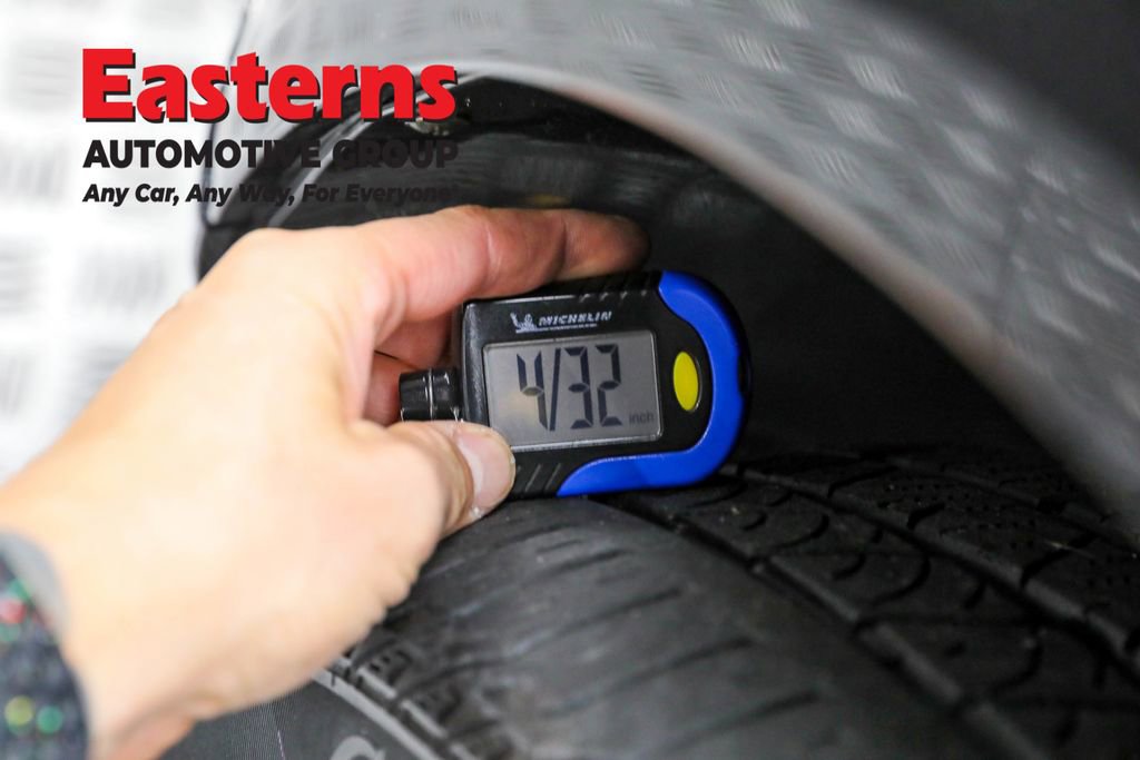 Used 2019 Volvo XC60 T5 Momentum w/ Multimedia Package image 40