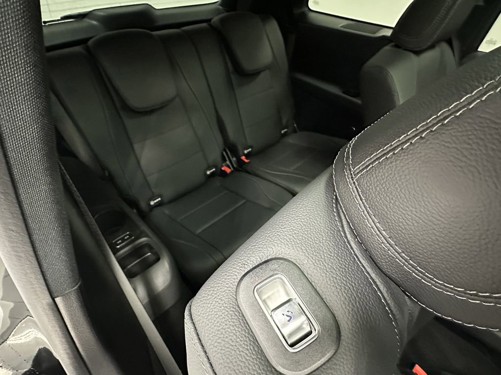 Certified 2024 Mercedes-Benz GLS 450 4MATIC image 19