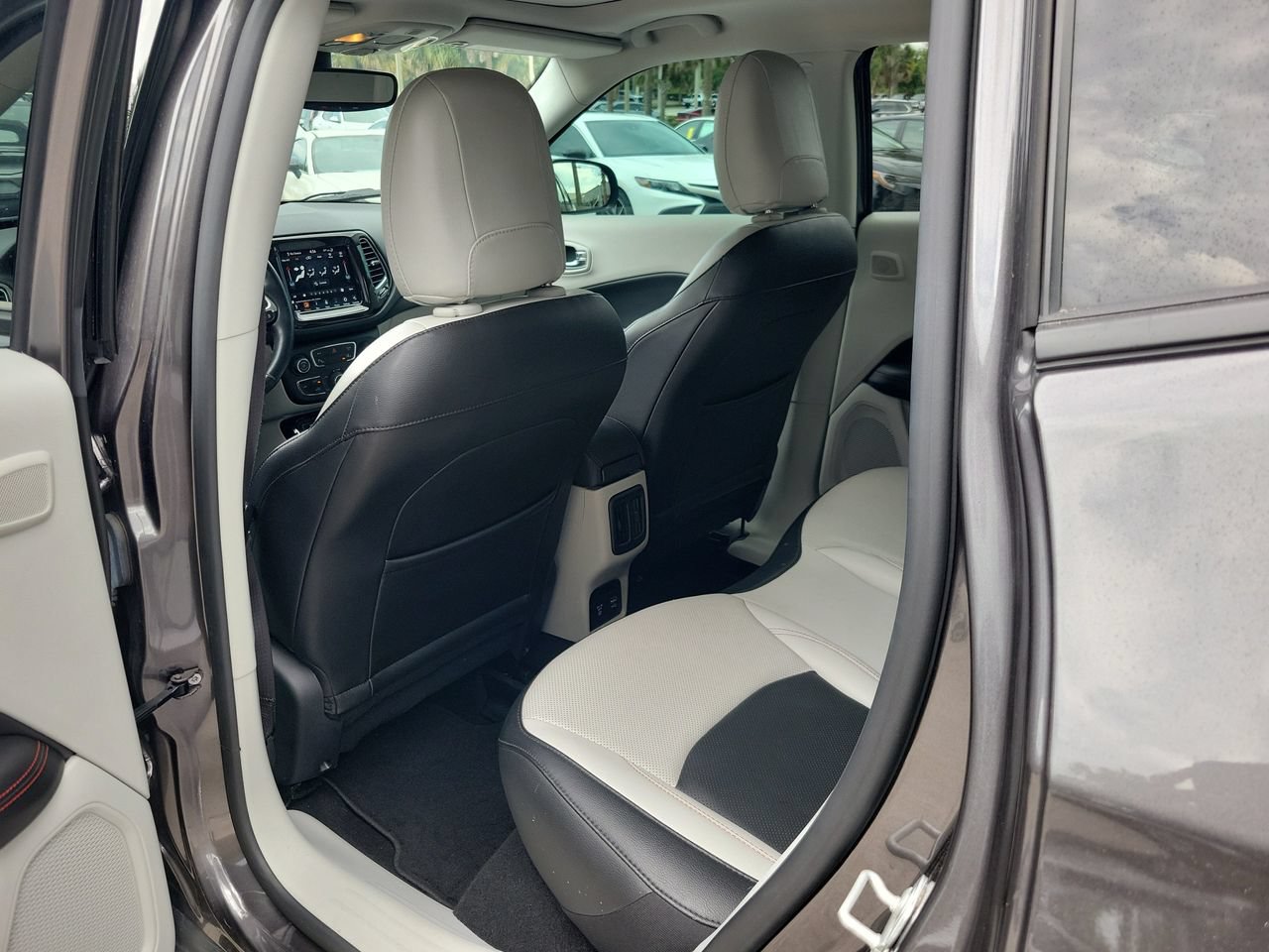 Used 2021 Jeep Compass Limited w/ Sun and Sound Group FWD image 9