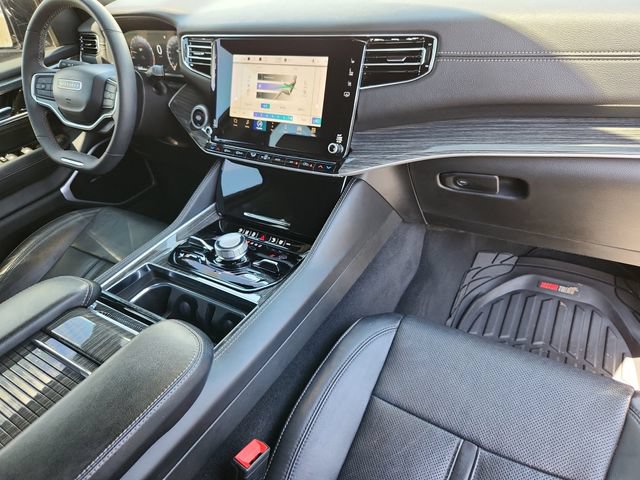 Used 2022 Jeep Wagoneer Series III AWD/4WD image 24