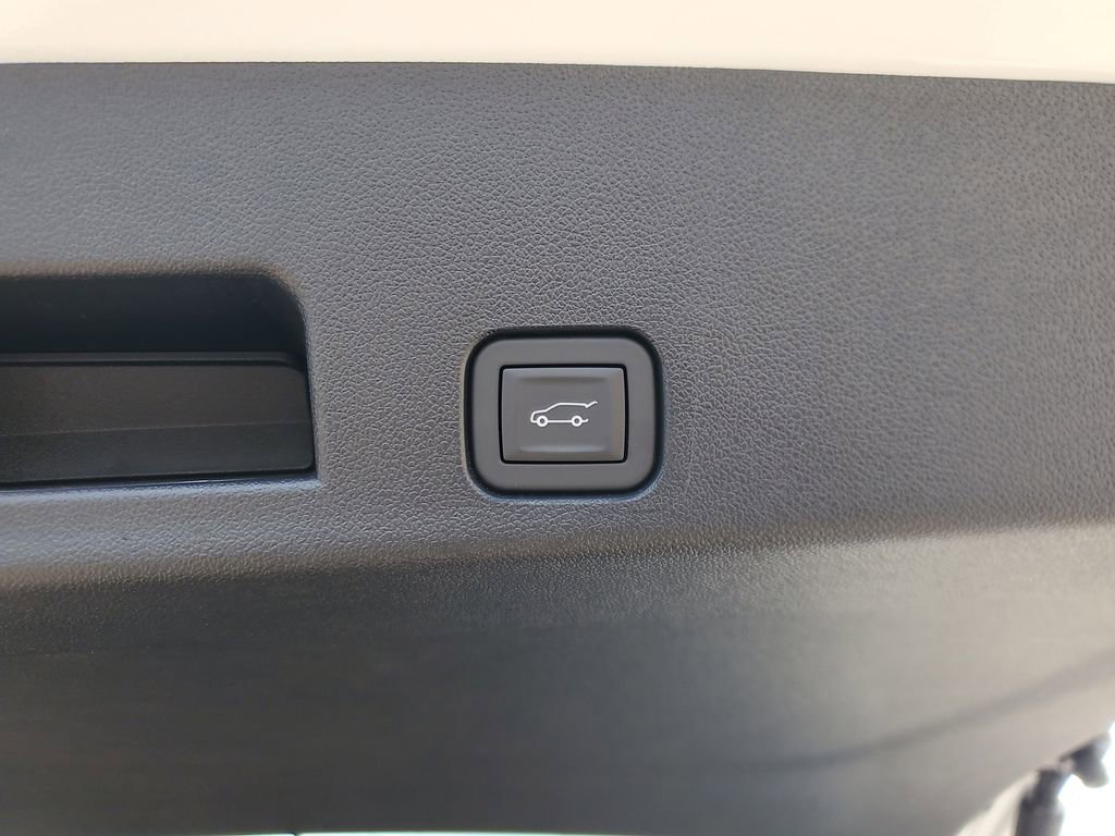 New 2026 Chevrolet Traverse LT w/ Driver Confidence Package image 7