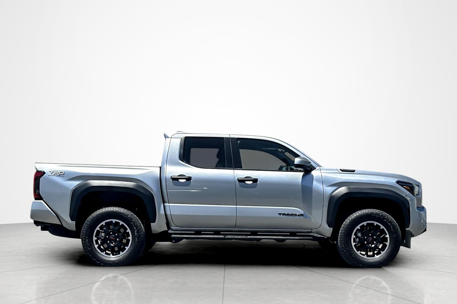Certified 2025 Toyota Tacoma TRD Off-Road AWD/4WD image 6