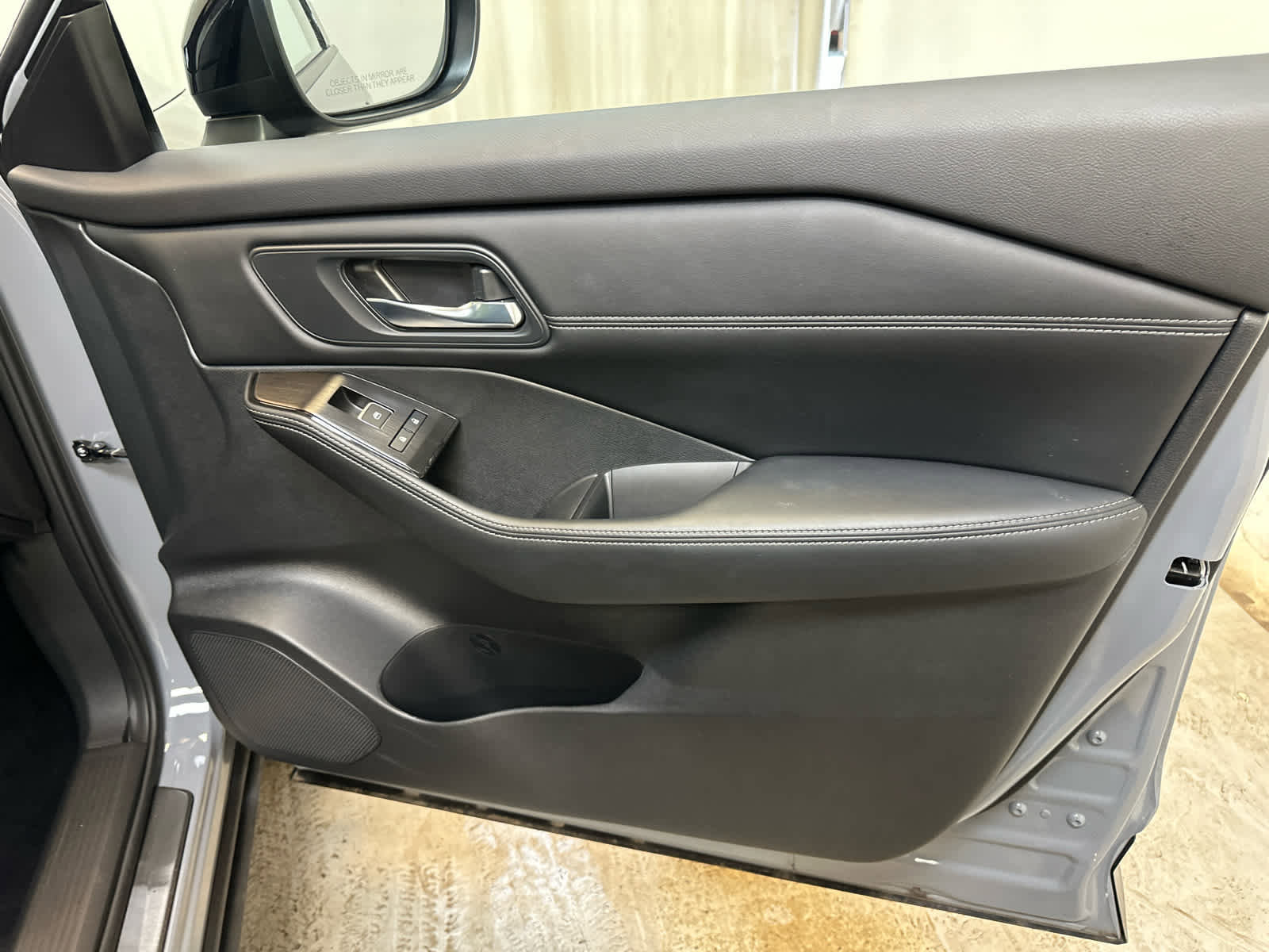 Certified 2025 Nissan Rogue SL w/ Tech Package image 28