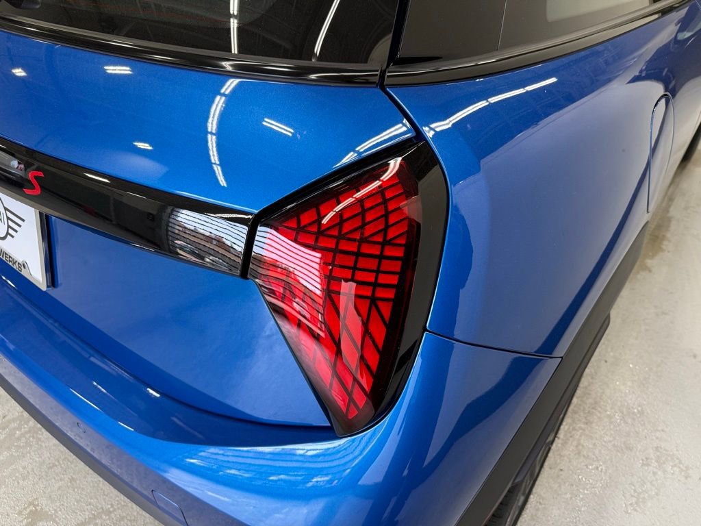 Certified 2025 MINI Cooper S image 5