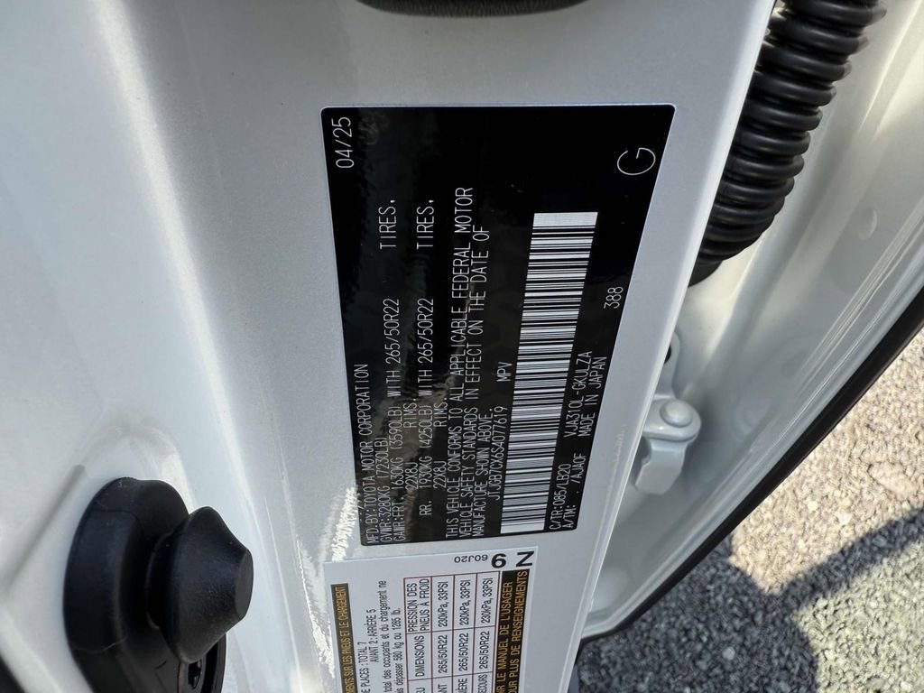 New 2025 Lexus LX 600 4WD w/ Luxury Package image 20