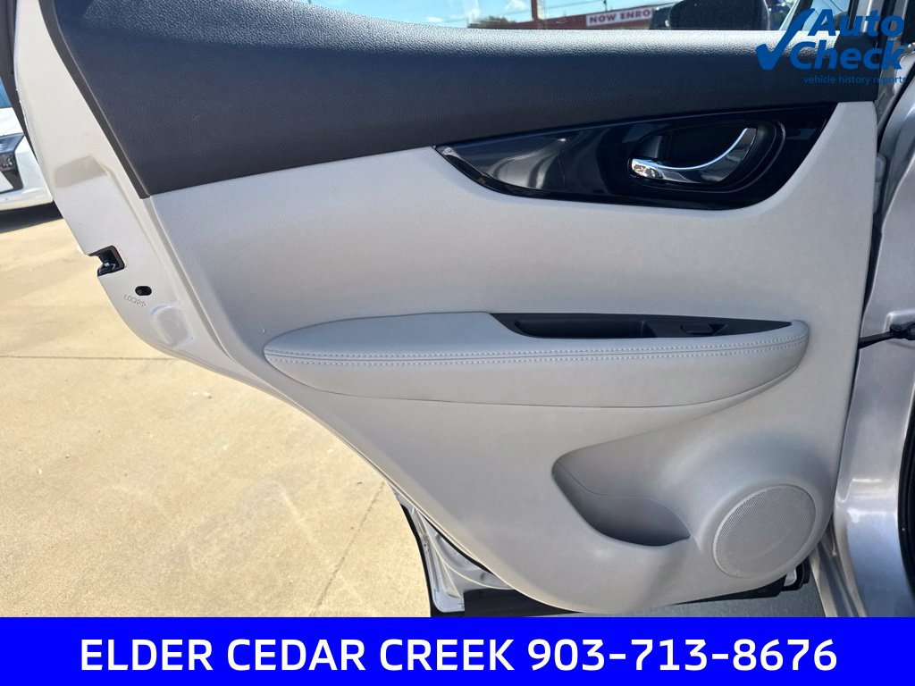 Used 2018 Nissan Rogue Sport SV FWD image 18