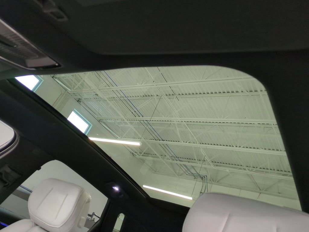 Used 2024 Cadillac Lyriq Sport image 19