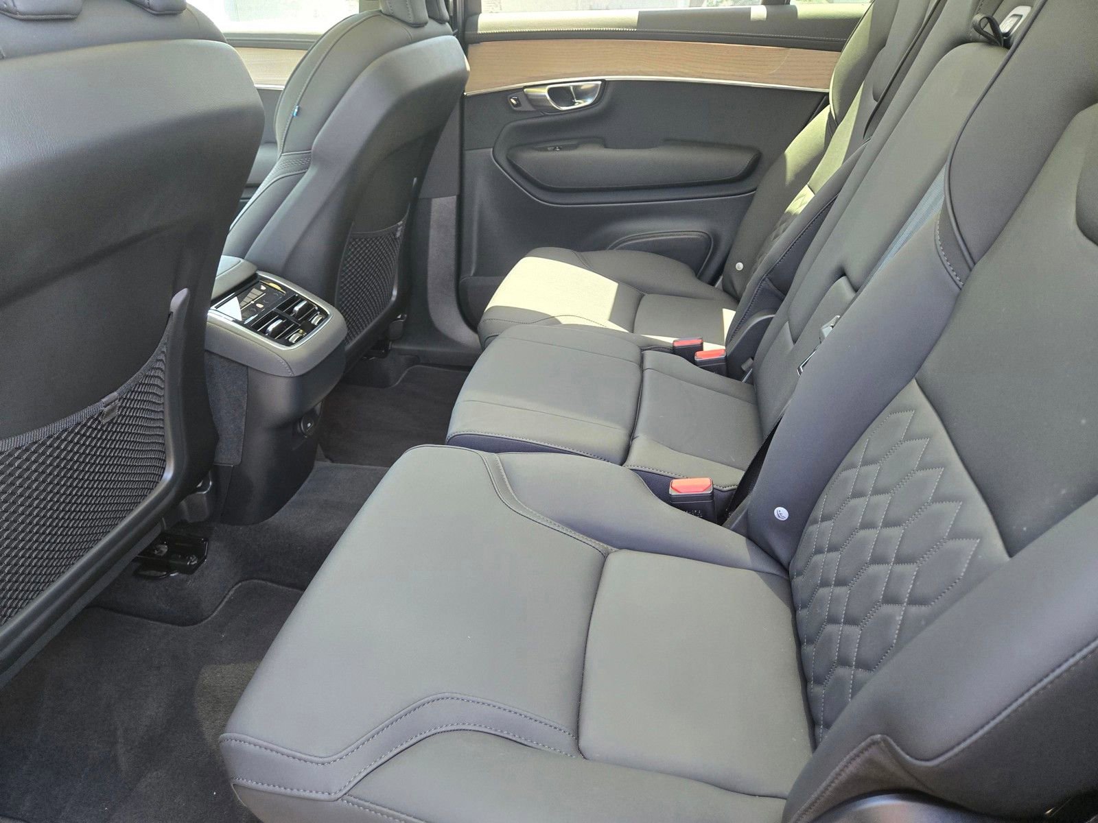 Certified 2025 Volvo XC90 B6 Plus AWD/4WD image 16