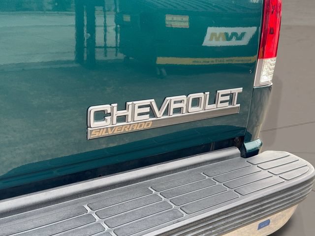 Used 1998 Chevrolet Silverado 1500 4x4 Extended Cab w/ Preferred Equipment Group 2 image 8