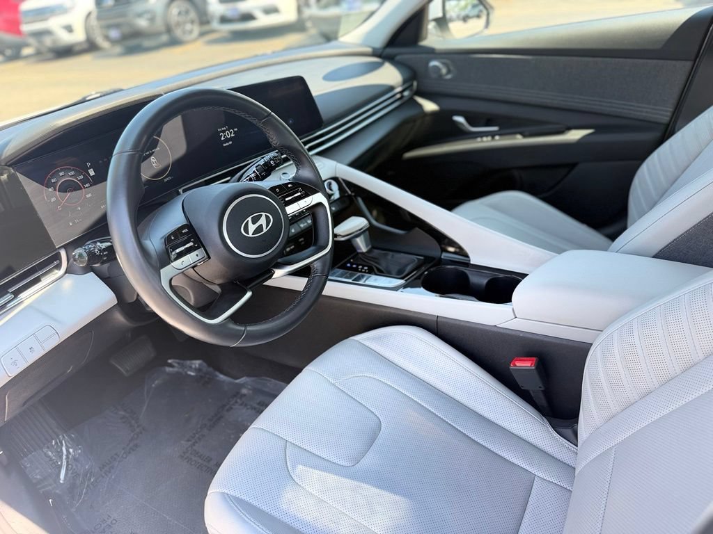 Used 2024 Hyundai Elantra Limited FWD image 16