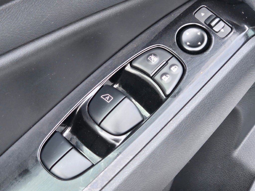 Used 2023 Nissan Altima 2.5 SV image 18