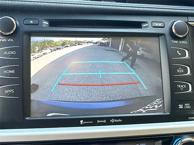 Used 2019 Toyota Highlander XLE image 32