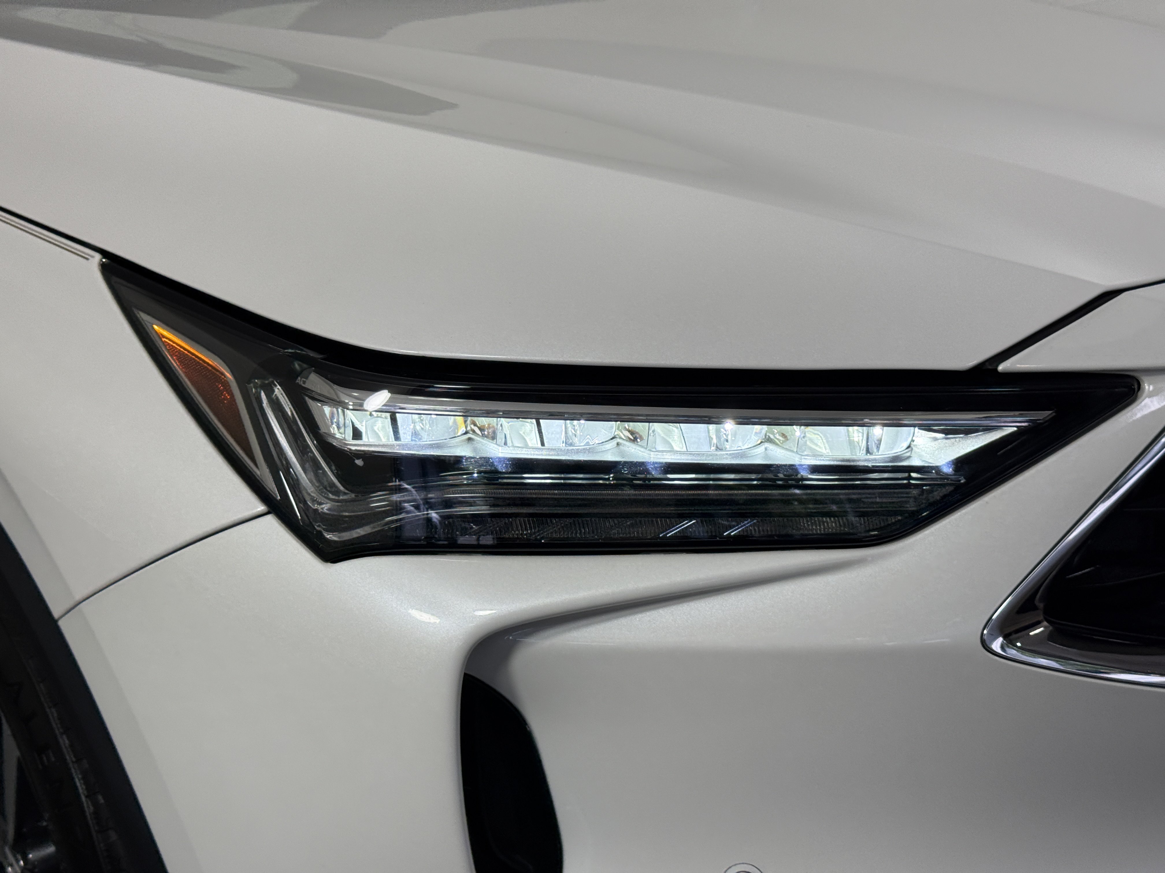 Used 2023 Acura MDX w/ Technology Package AWD/4WD image 7
