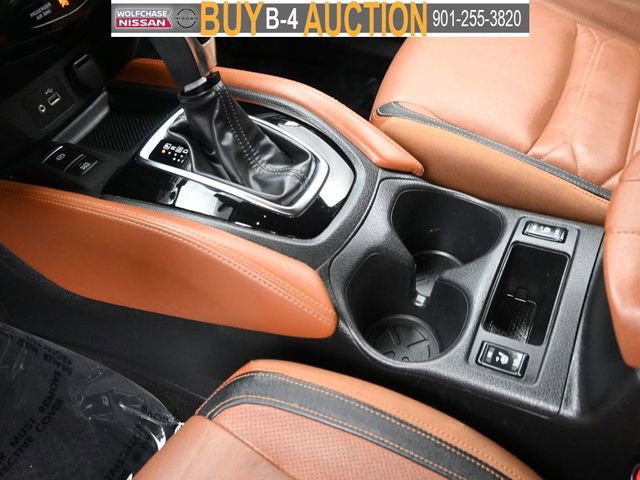 Used 2018 Nissan Rogue SL w/ Premium Package image 18