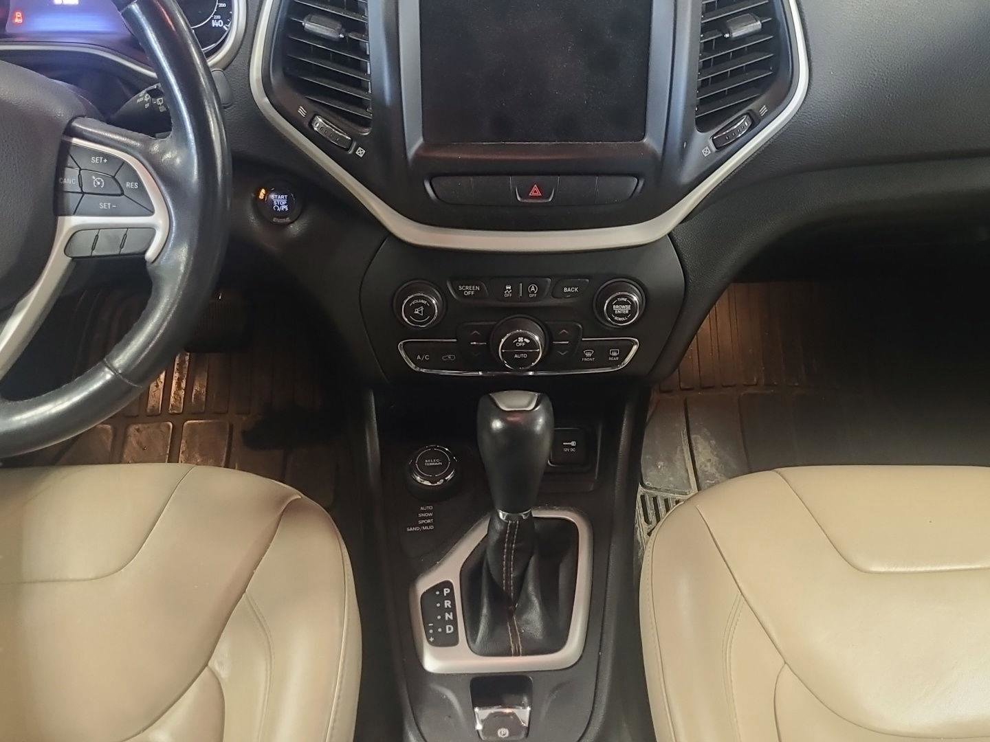 Used 2015 Jeep Cherokee Limited w/ Trailer Tow Group image 11