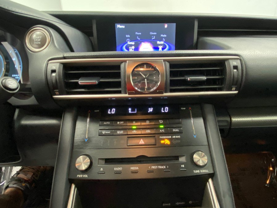 Used 2018 Lexus IS 300 AWD image 27