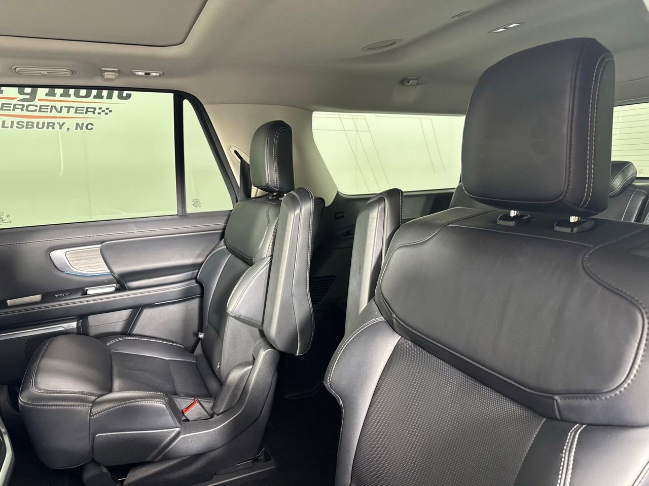 Used 2025 Ford Expedition Max Platinum image 34