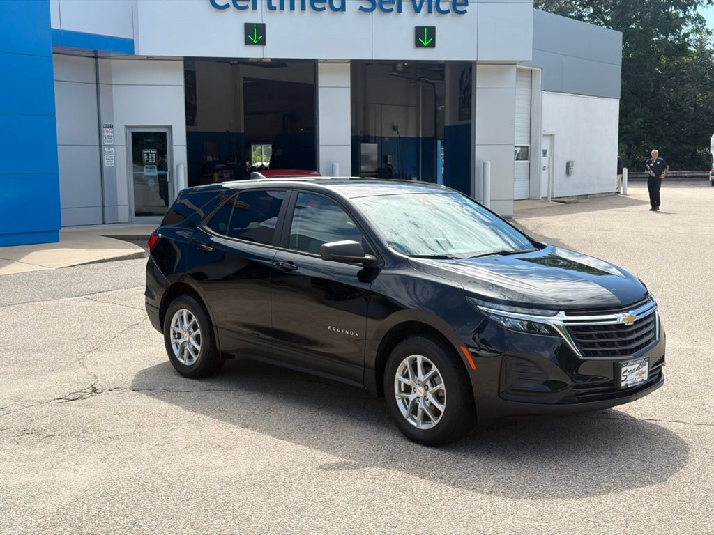 Used 2023 Chevrolet Equinox LS w/ LS Convenience Package AWD/4WD image 8