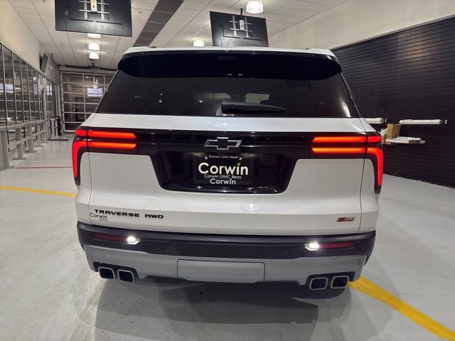Used 2024 Chevrolet Traverse Z71 w/ Enhanced Driving Package image 5
