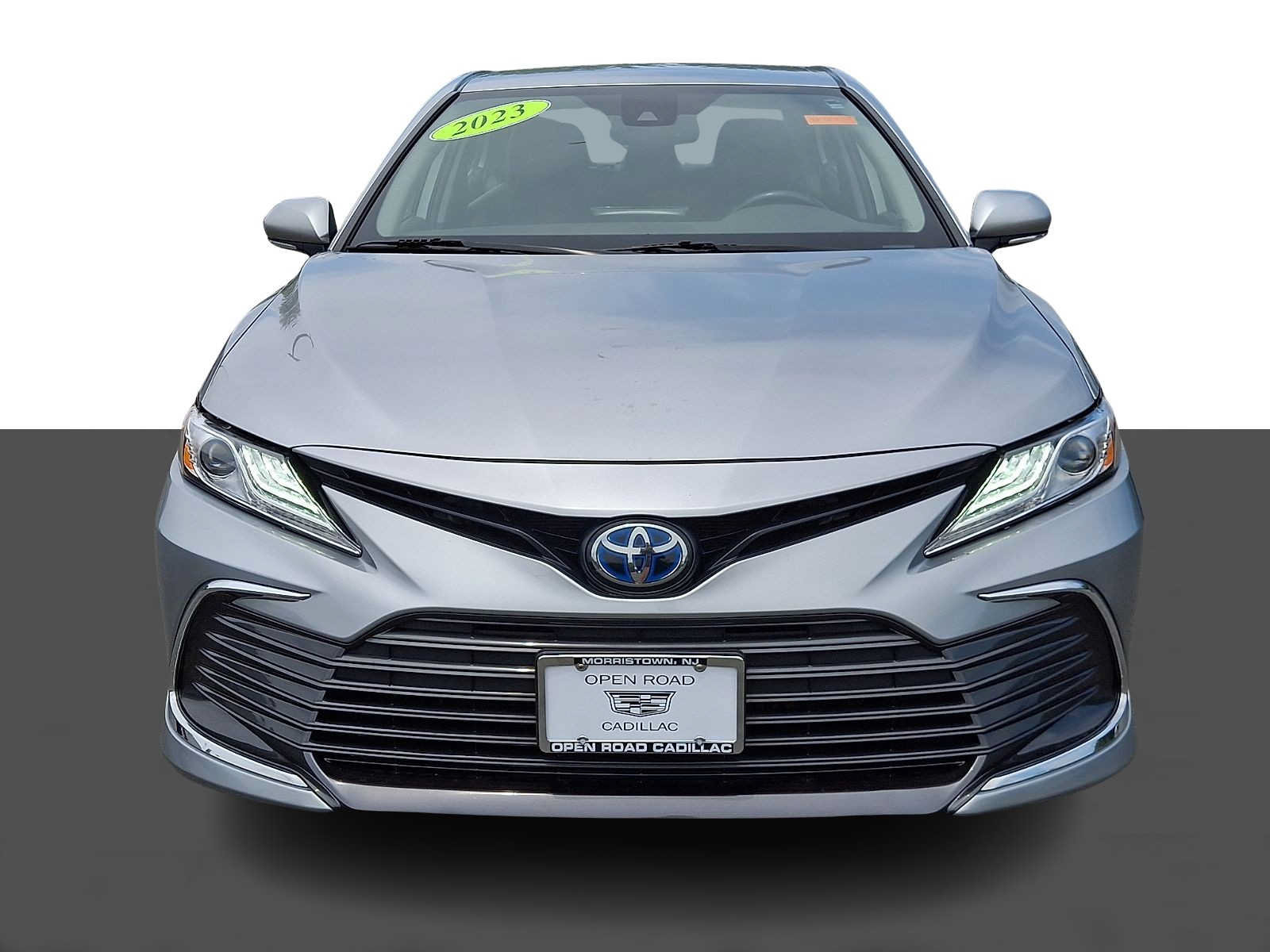 Used 2023 Toyota Camry XLE FWD image 2