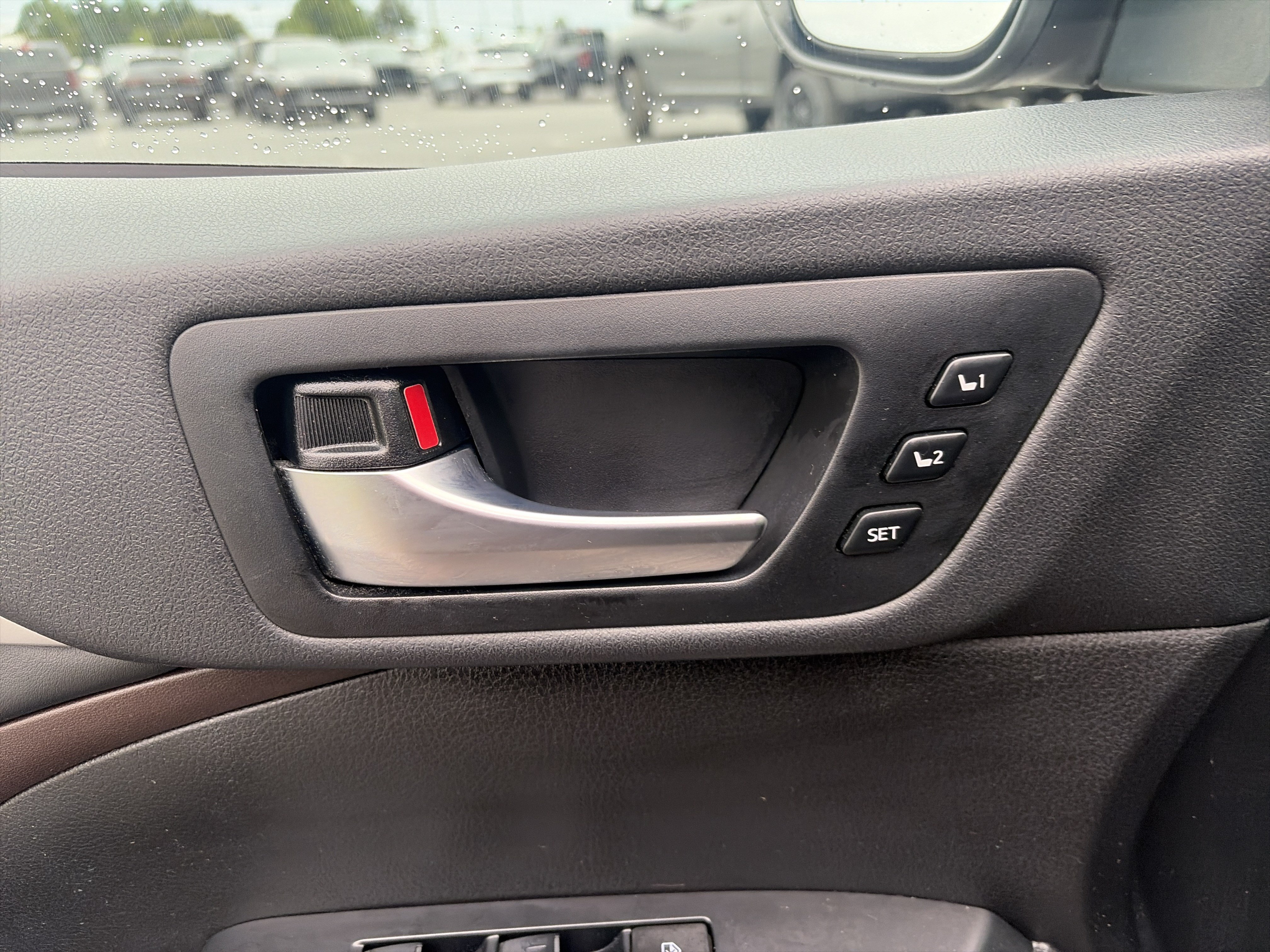 Used 2019 Toyota Highlander Limited AWD/4WD image 17