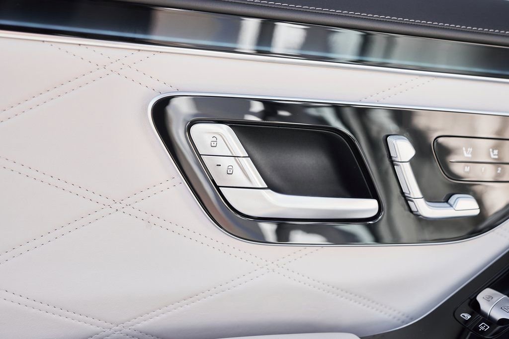 Used 2025 Mercedes-Benz Maybach S 680 4MATIC image 36