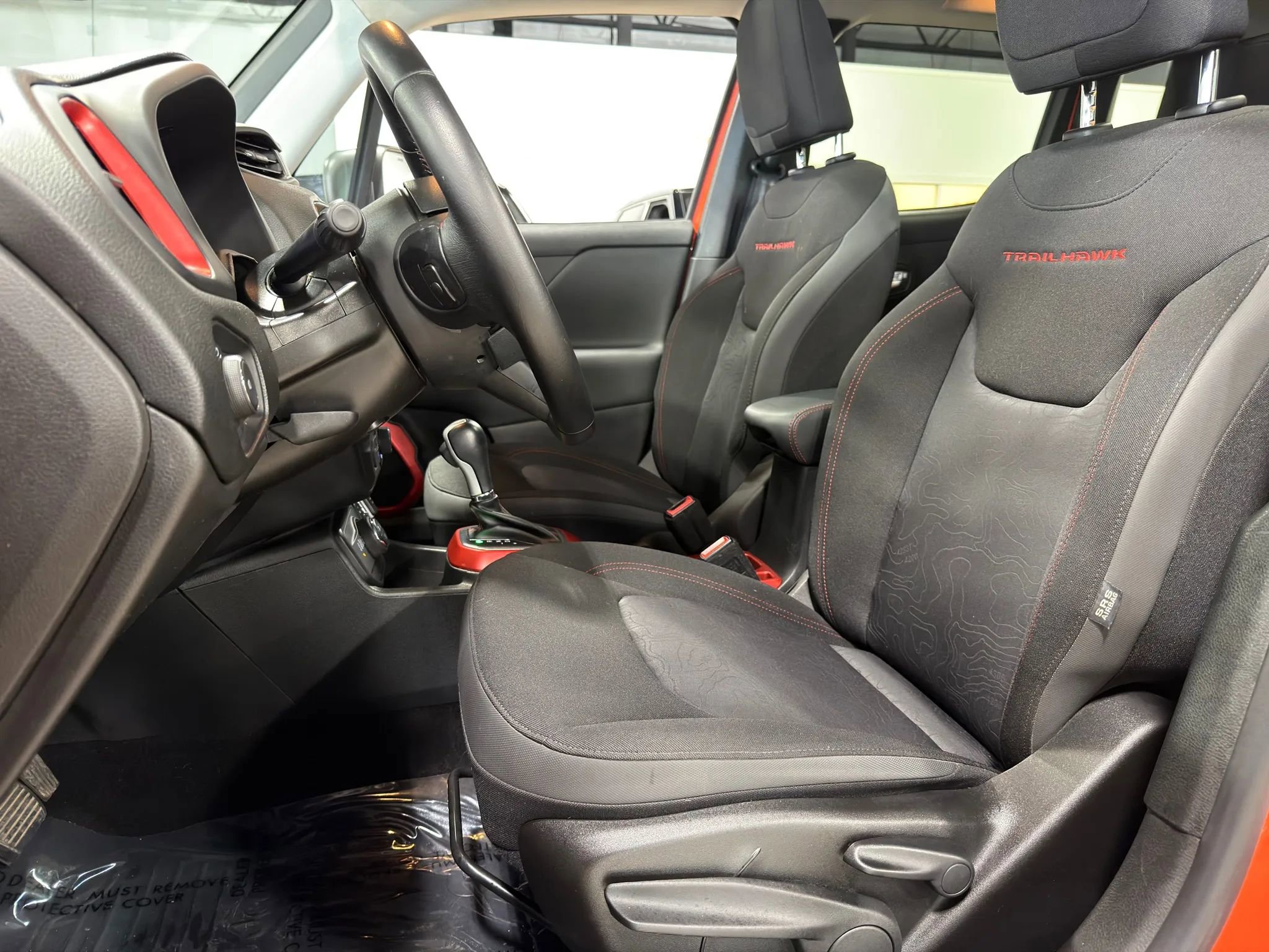 Used 2019 Jeep Renegade Trailhawk AWD/4WD image 7