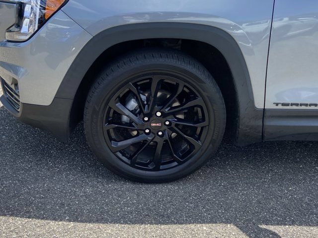 Used 2023 GMC Terrain SLT w/ Tech Package AWD/4WD image 9