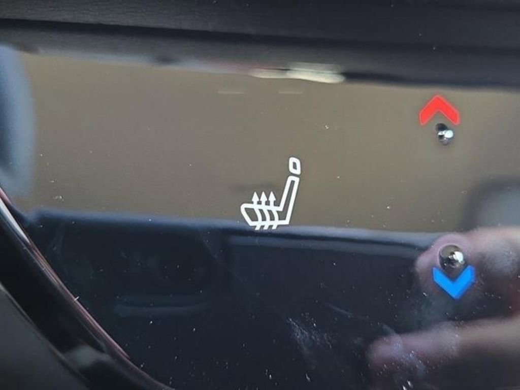 New 2026 Nissan Kicks SR w/ Cold Weather Package AWD/4WD image 10