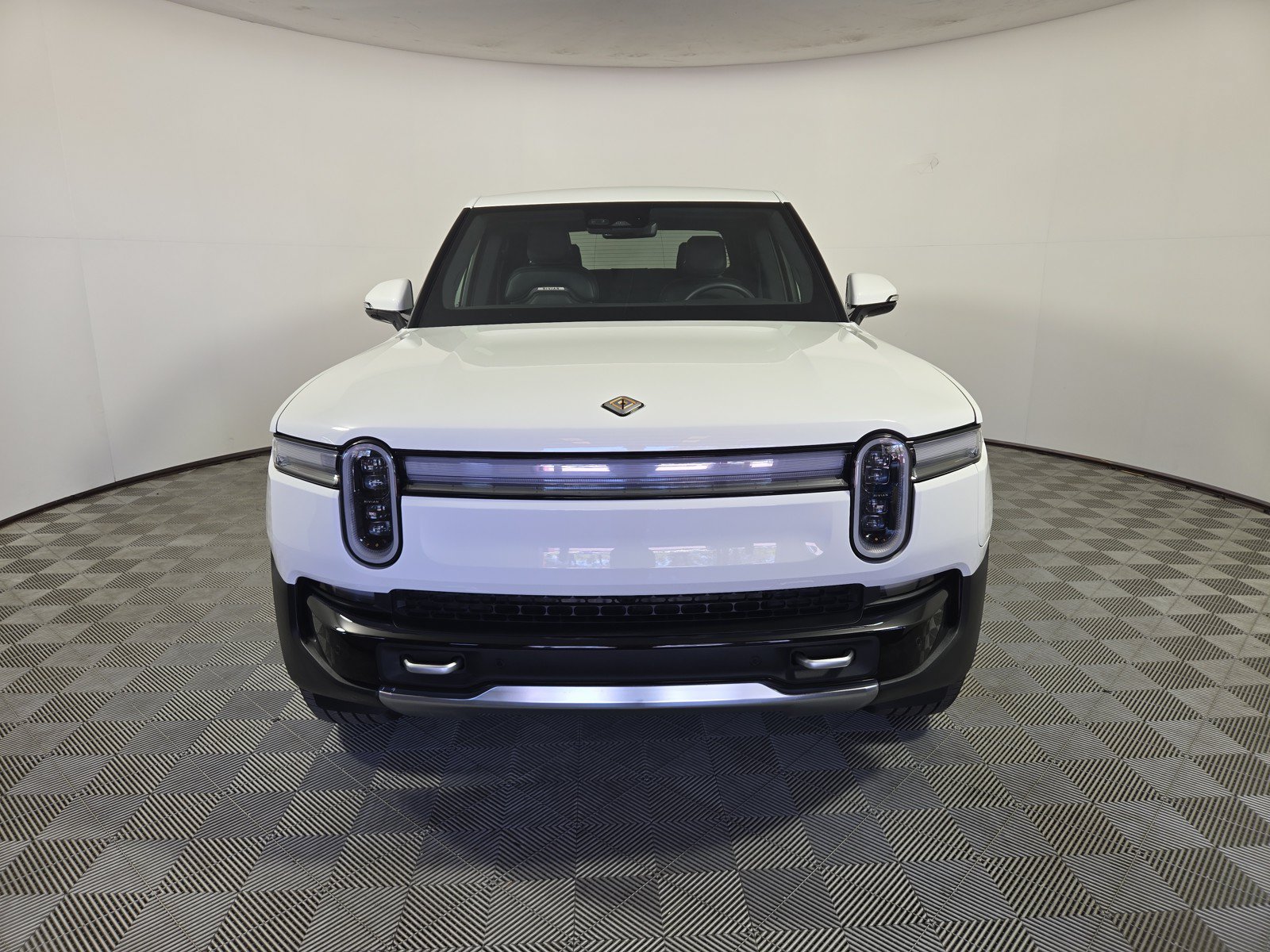 Used 2025 Rivian R1T Adventure AWD/4WD image 8