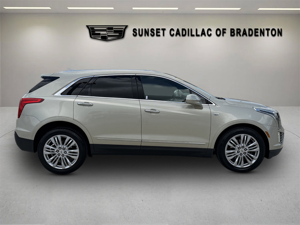 Used 2017 Cadillac XT5 Premium Luxury FWD image 2
