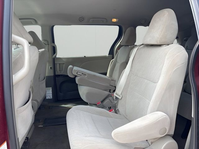 Used 2017 Toyota Sienna LE FWD image 14