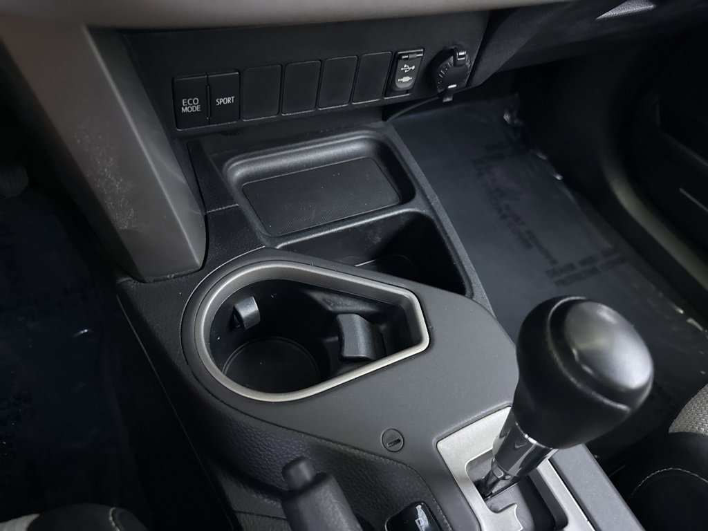 Used 2016 Toyota RAV4 XLE image 19