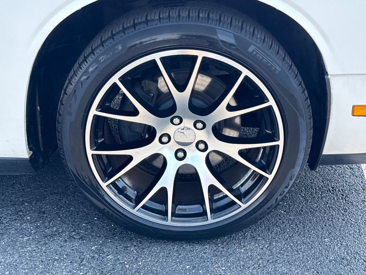 Used 2010 Dodge Challenger R/T RWD image 9