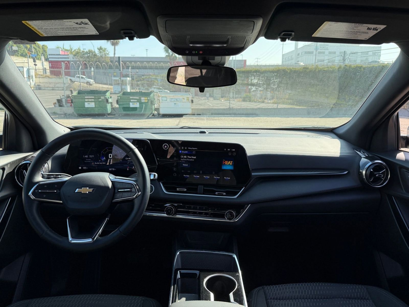 Used 2025 Chevrolet Equinox LT image 32