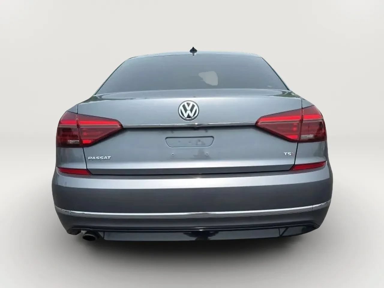 Used 2017 Volkswagen Passat 1.8T R-Line FWD image 8