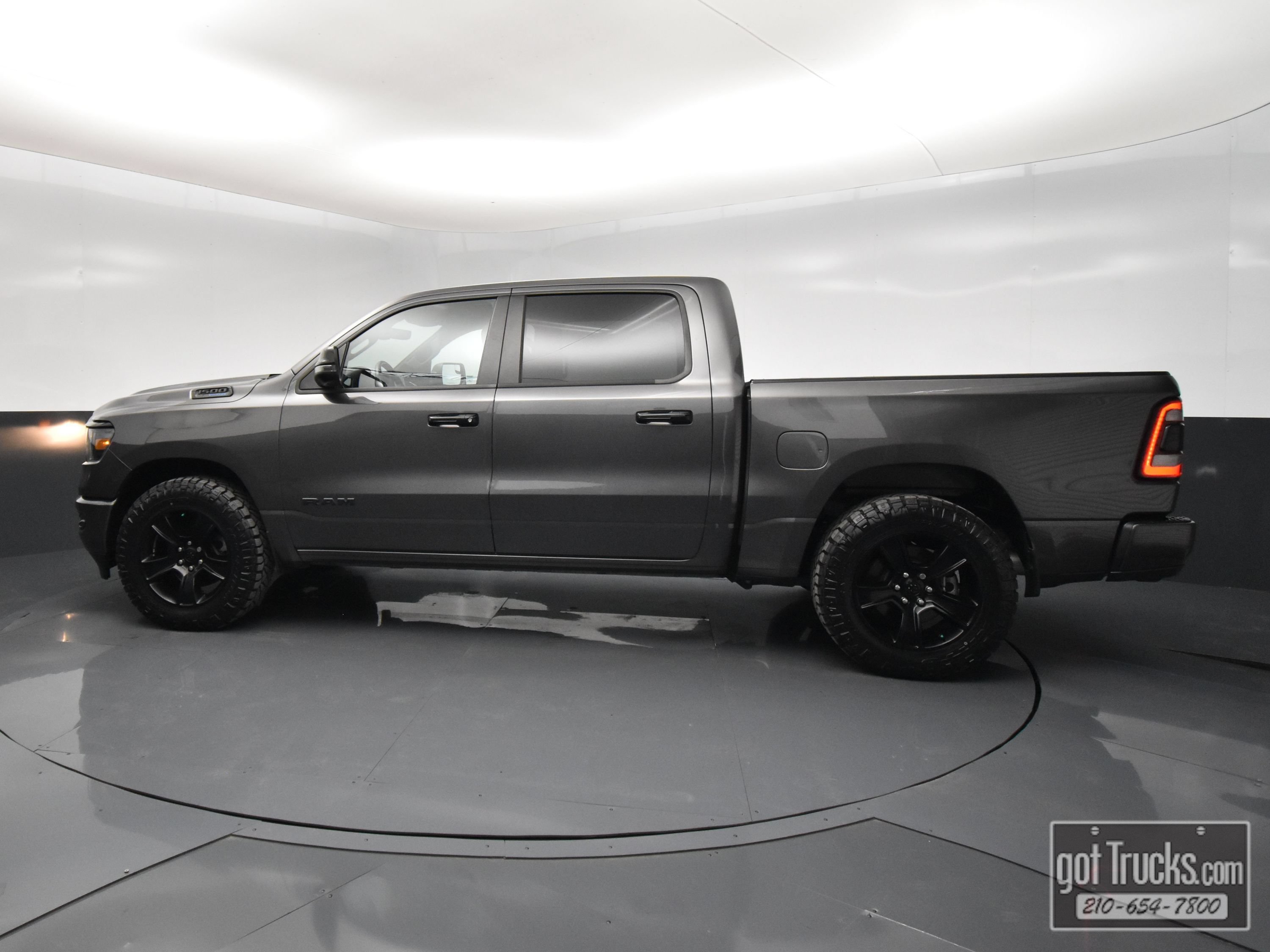 Used 2023 RAM 1500 Big Horn AWD/4WD image 3