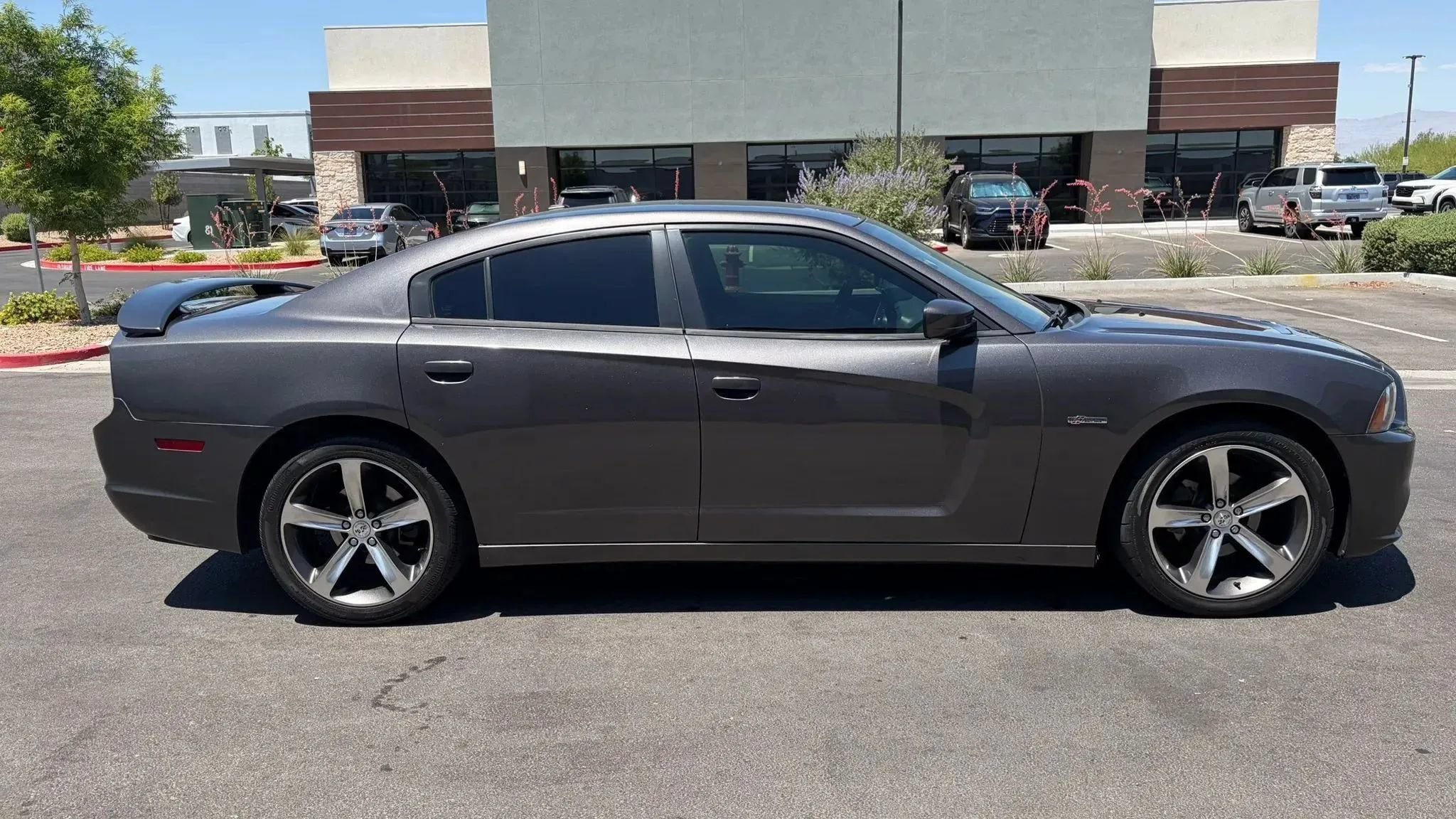 Used 2014 Dodge Charger SXT RWD image 6