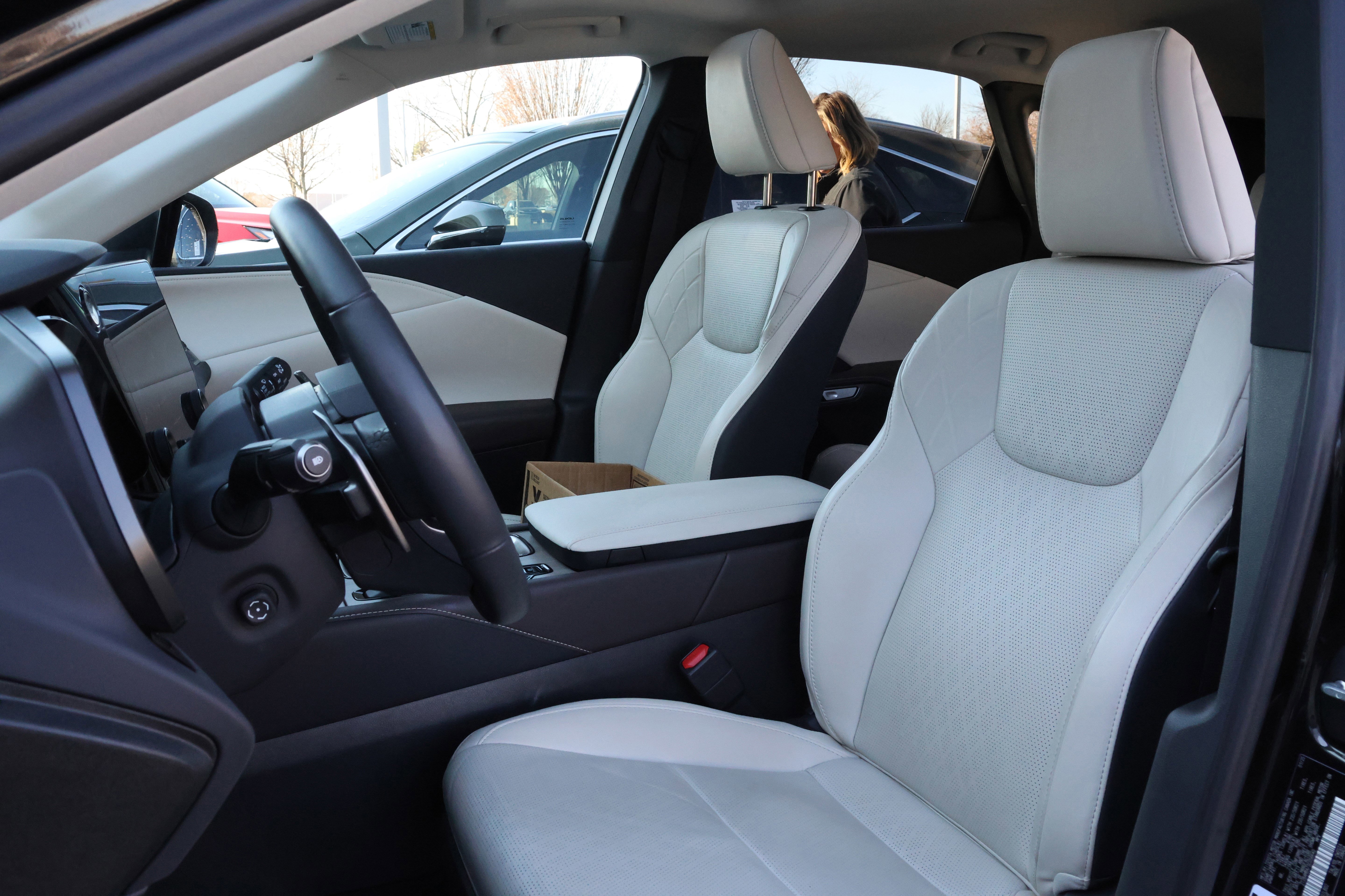 Certified 2025 Lexus RX 350 Premium Plus image 34