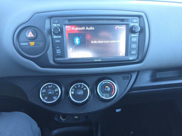 Used 2017 Toyota Yaris L w/ Carpet Mat Package FWD image 14