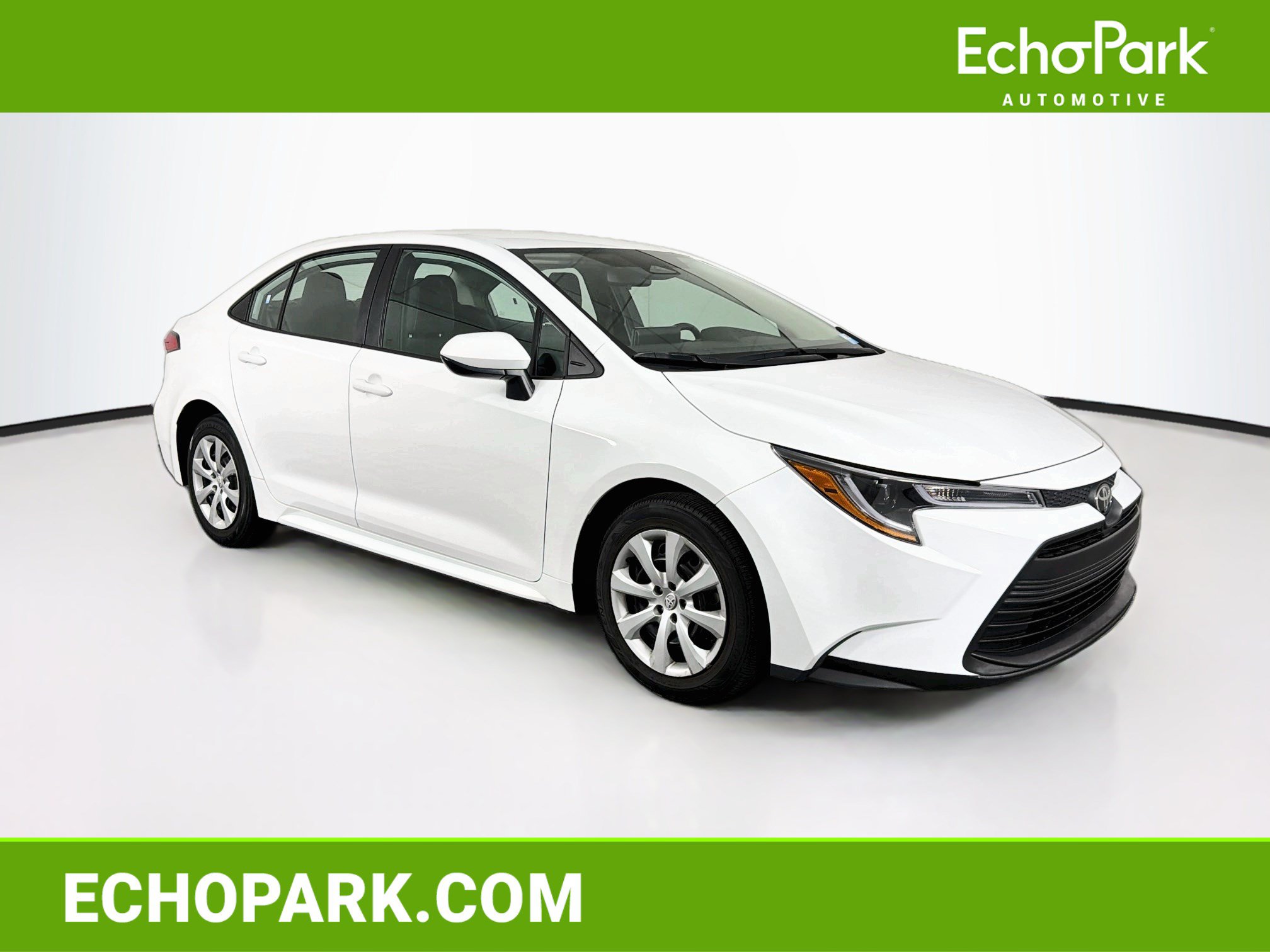 Used 2025 Toyota Corolla LE FWD image 1