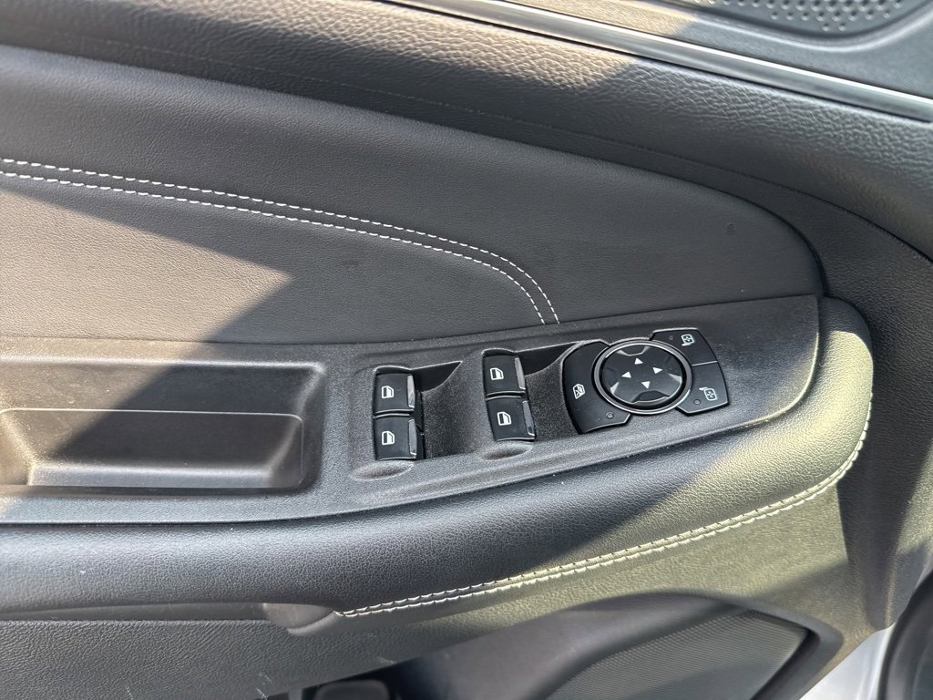Used 2024 Ford Edge Titanium image 28