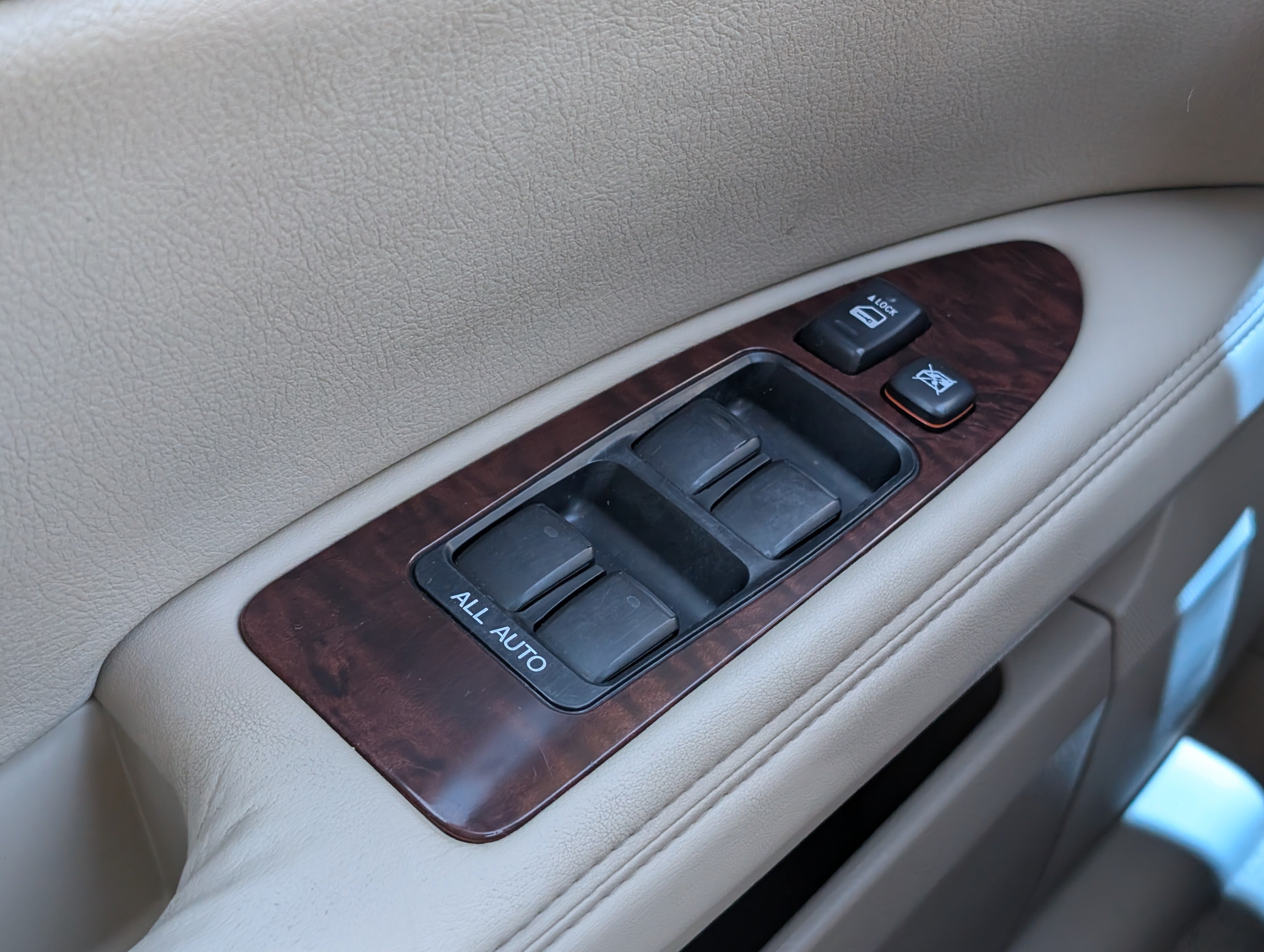 Used 2011 Toyota Avalon FWD image 24