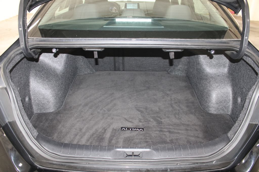 Used 2024 Nissan Altima 2.5 SV FWD image 31